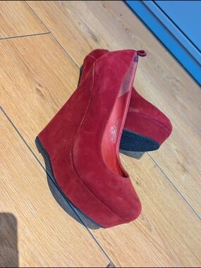 Women's Red Suede Platform Wedge Pumps